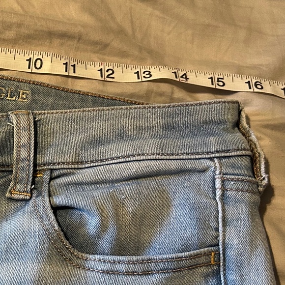 American Eagle Outfitters Super Super Stretch Light Fade Denim Jeans Size 8 - Picture 10 of 16